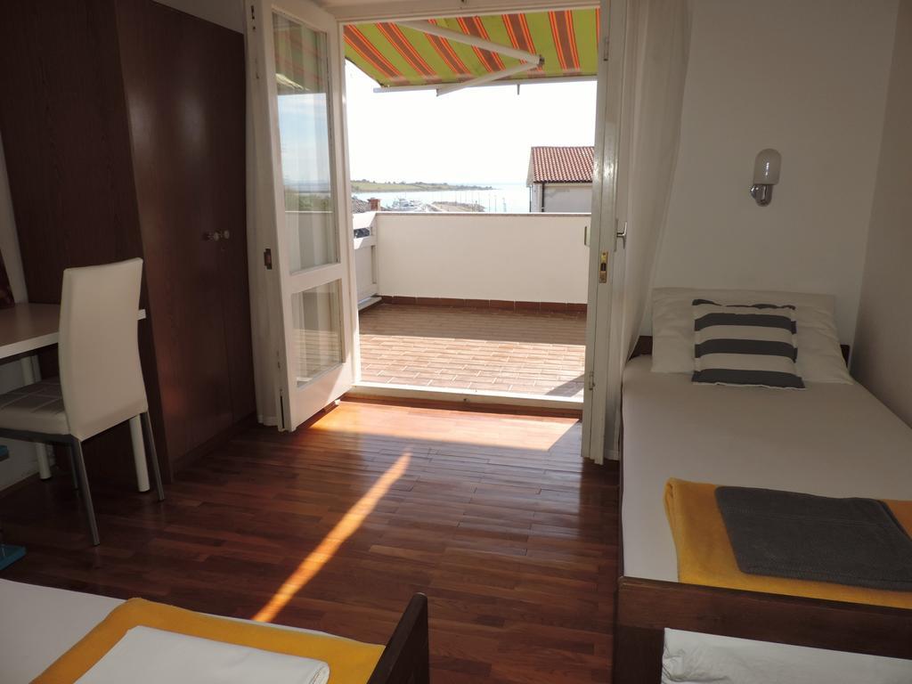 Apartment Vidas Novalja Eksteriør bilde